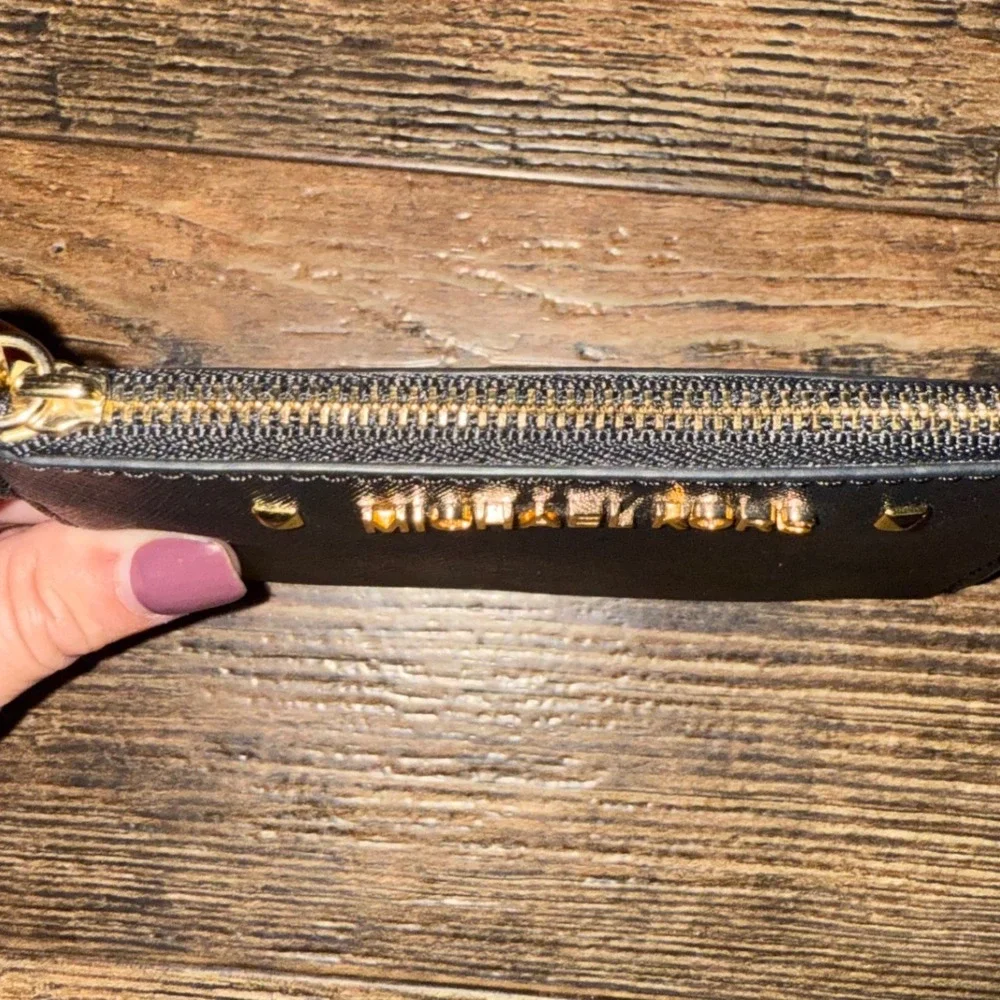 Michael Kors Black Saffiano Leather Zip Card Case‎ Wallet Lanyard